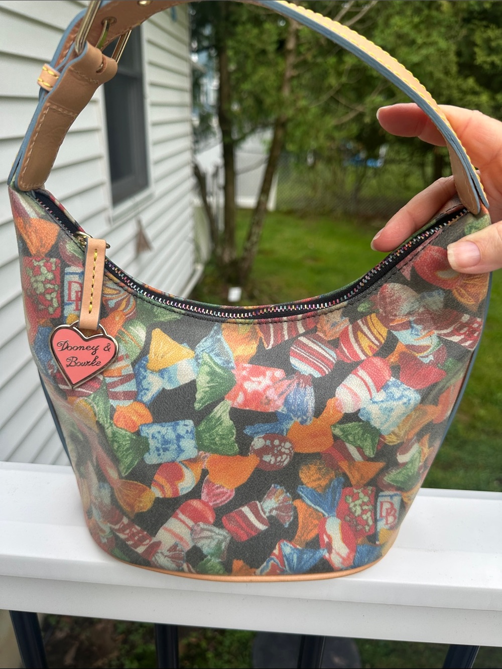 Dooney & Bourke retired candy print bucket bag - Picture 3 of 16